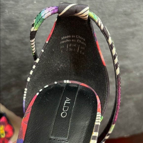 Size 8 Aldo floral 3.5” Heels pumps with Ankle Straps - Picture 9 of 11